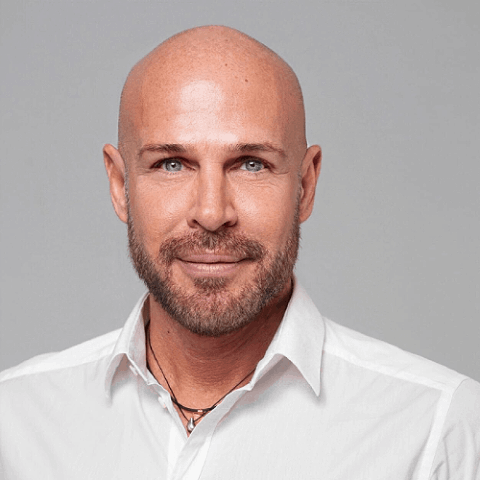 Dr. Carlos Céspedes