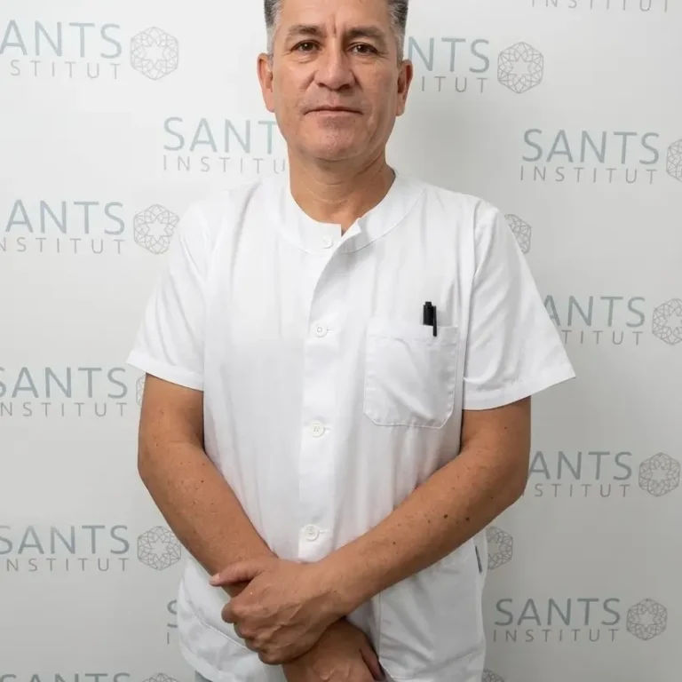 Doctor-Russel-Delgadillo-Clinica-Medicina-Estetica-Sants-Institut-Barcelona